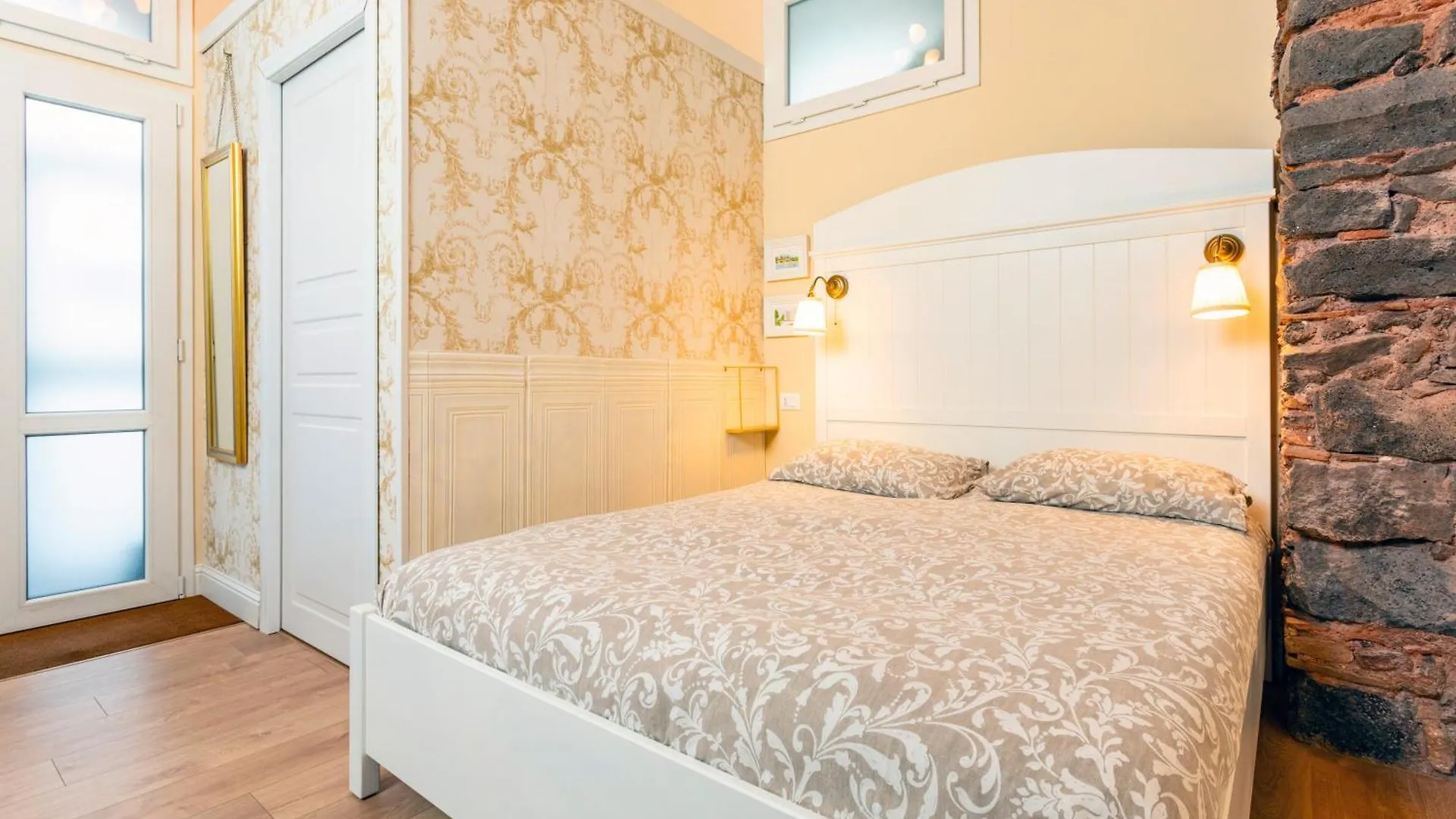 Casa Nire - City Center Catania Italy